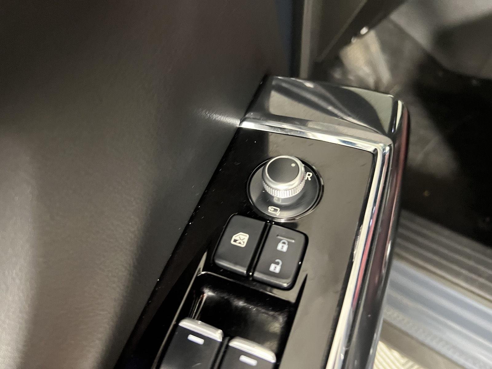 Used 2021 Polymetal Gray Mazda Carbon Edition image 15