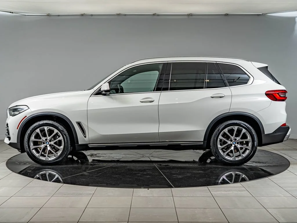 Used 2021 Alpine White BMW xDrive40i image 8