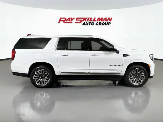 Used 2024 White GMC SLT image 8