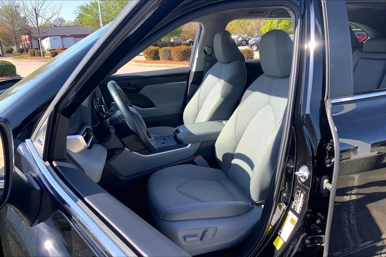 Used 2023 Midnight Black Metallic Toyota LE image 15