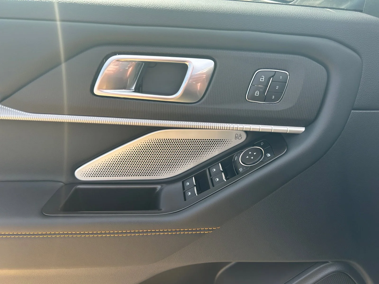New 2026 Star White Metallic Tri-Coat Ford Tremor image 16