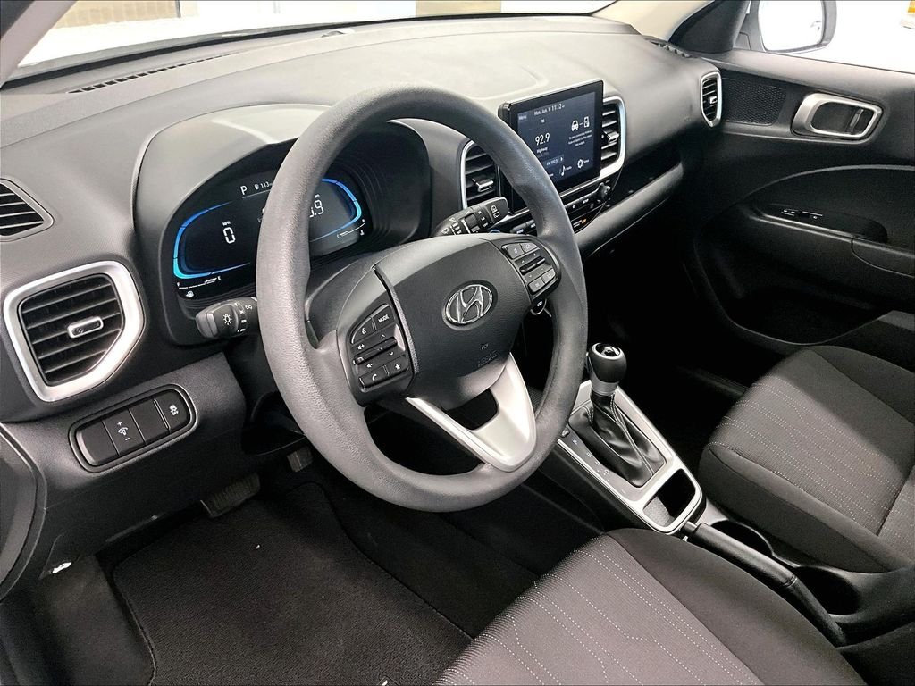 Used 2025 Lunar White Hyundai SE image 8