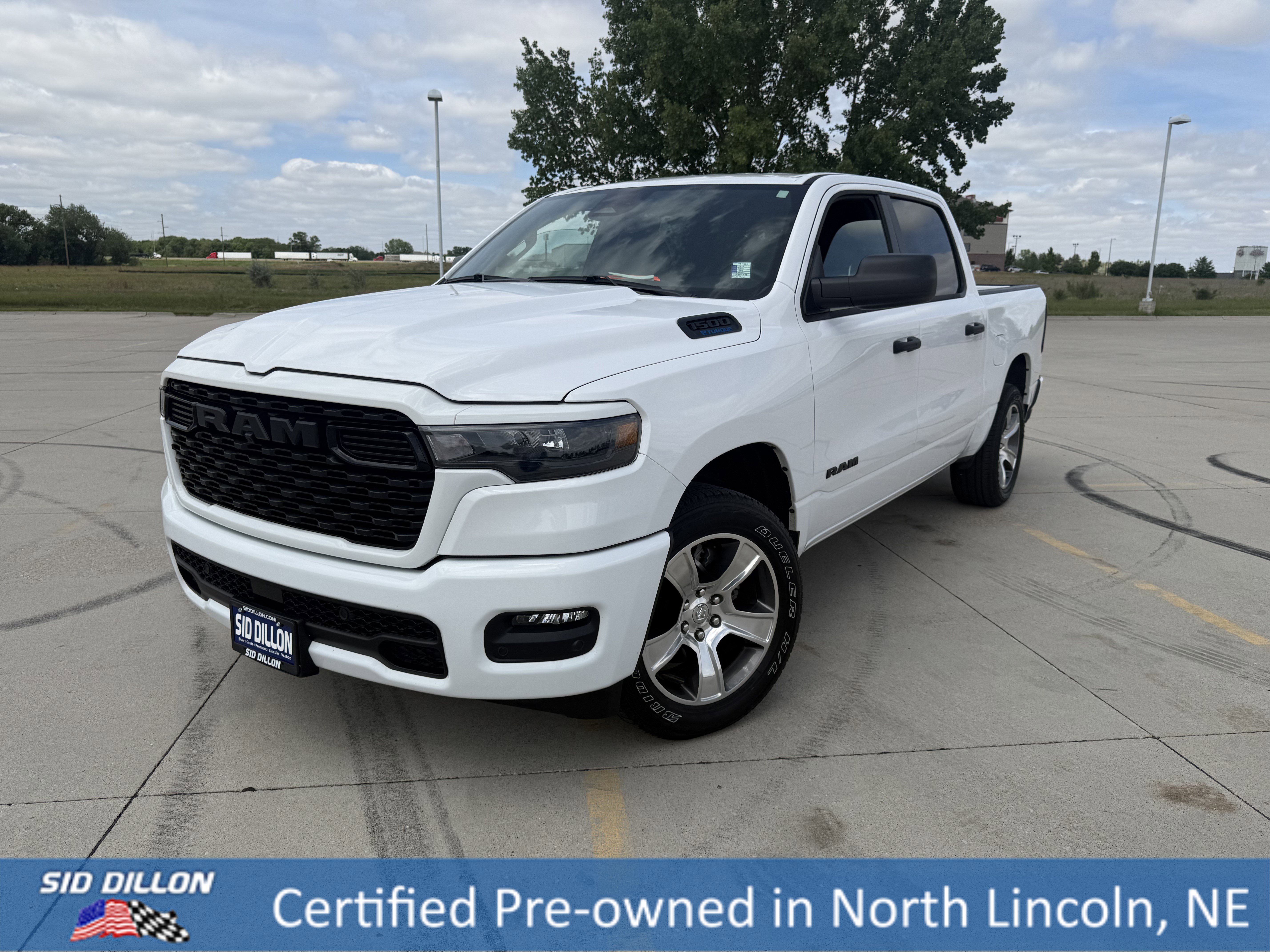 2025 RAM 1500 Tradesman 4x4 Crew Cab 5'7's photo