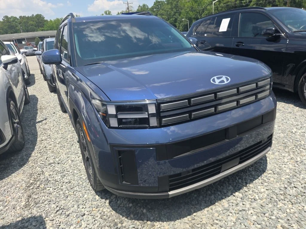 Used 2025 Blue Hyundai SEL image 2
