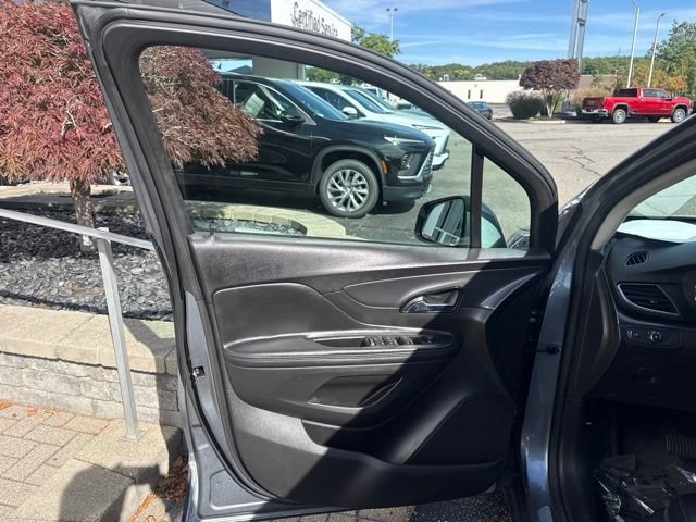 Used 2020 Includes (MDP) Anthracite lower exterior accent color, Paint code W598F. Buick Preferred image 9