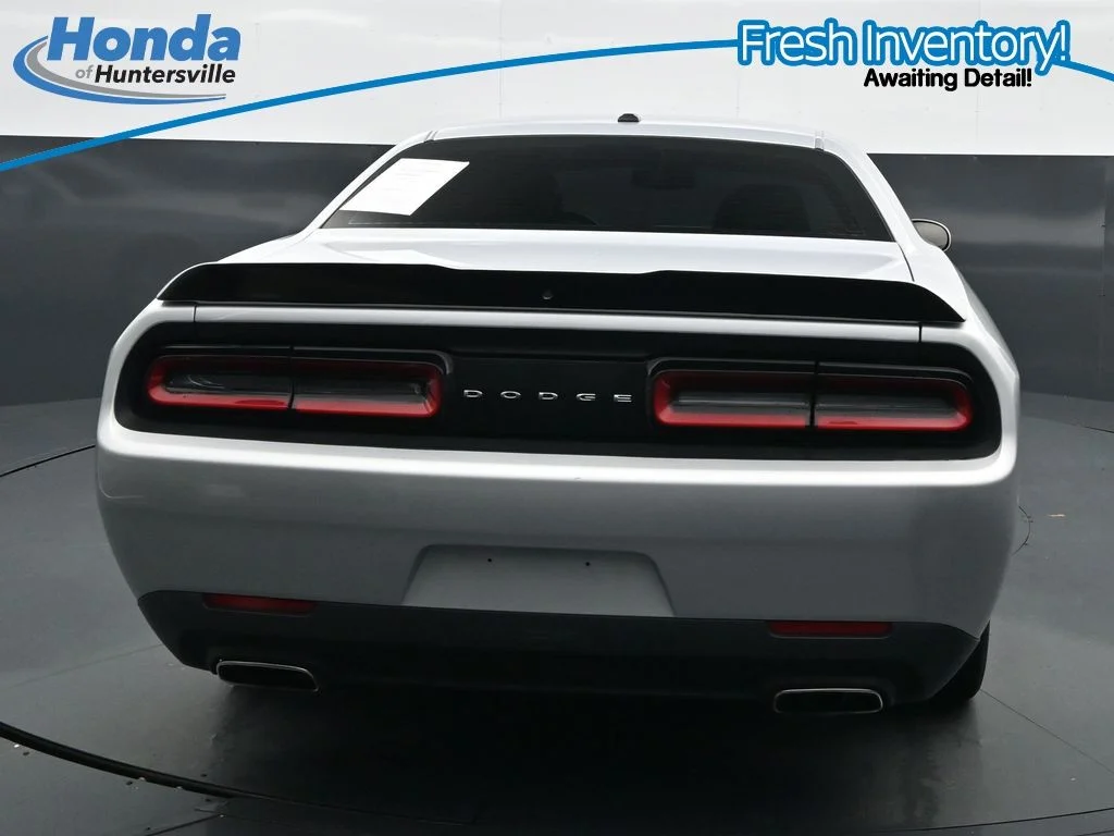 Used 2021 Triple Nickel Clearcoat Dodge SXT image 8
