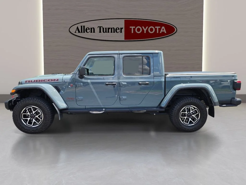 Used 2024 Gray Jeep Rubicon image 10