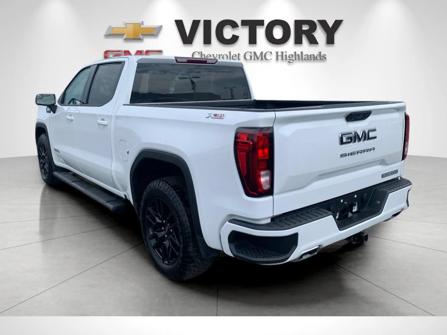 Used 2023 SUMMIT WHITE GMC Elevation image 5