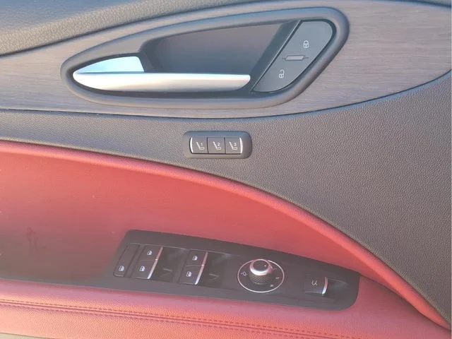 Used 2018 Red Alfa Romeo Ti image 17