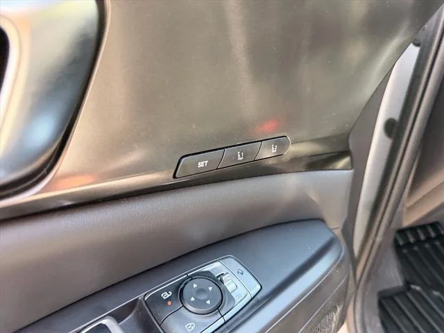 Used 2025 White Kia SX image 19
