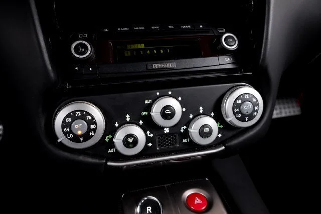 Used 2010 Nero Ferrari  image 47