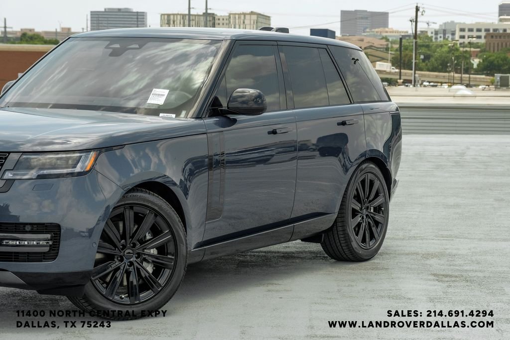 New 2026 Varesine Blue Metallic Land Rover SE image 4