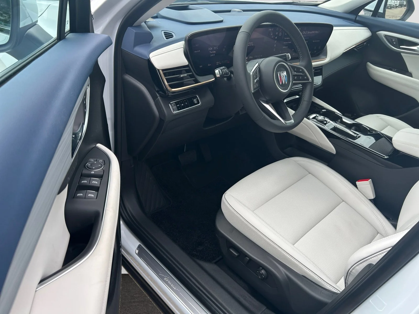 New 2026 Iridescent White Tricoat Buick Avenir AWD image 13