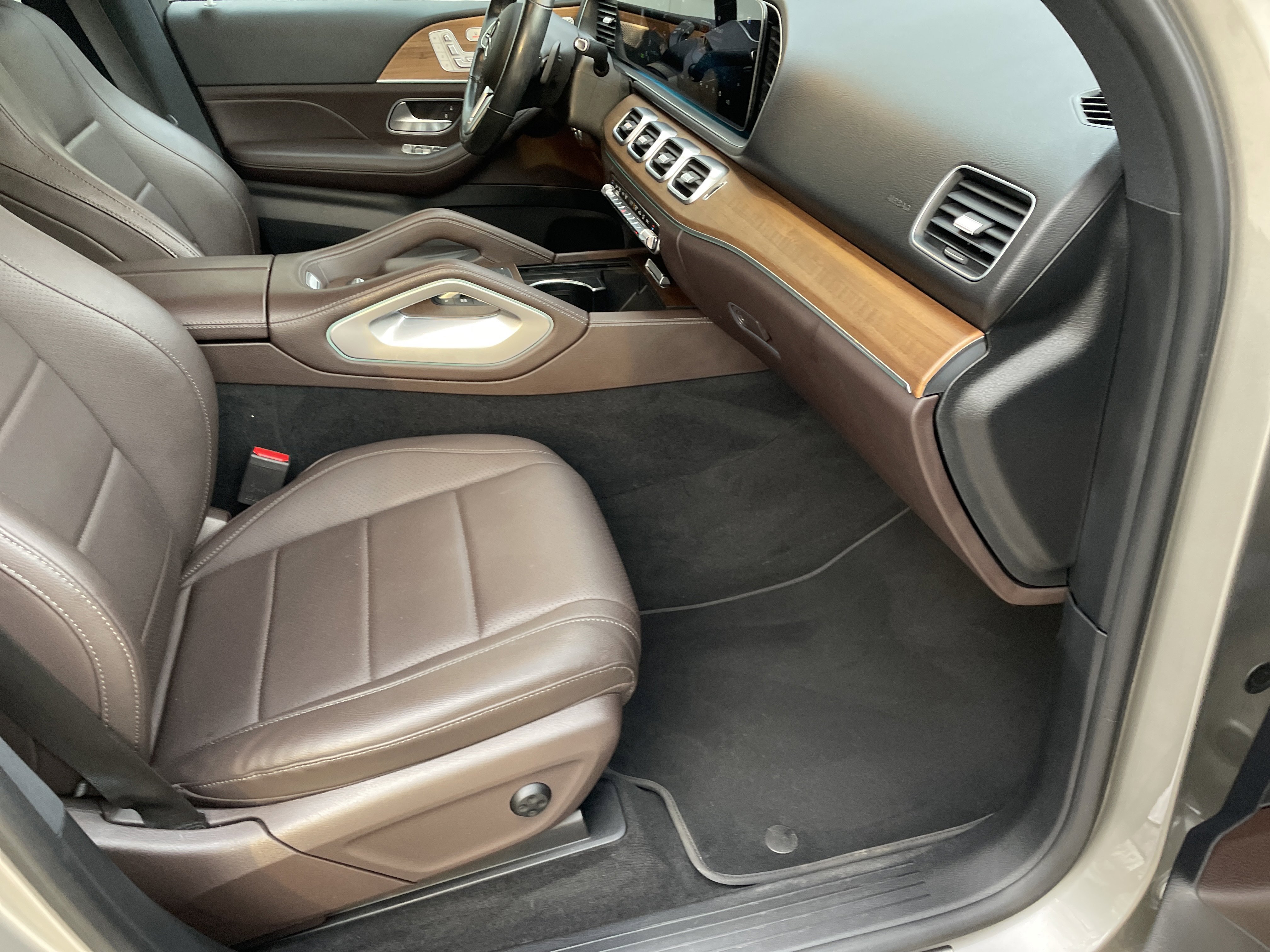Certified Used 2022 Mojave Silver Metallic Mercedes-Benz GLE 450 4MATIC® SUV image 49