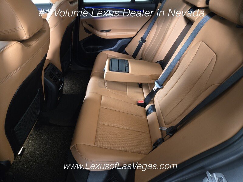 Used 2024 Gray Metallic BMW sDrive30i image 15