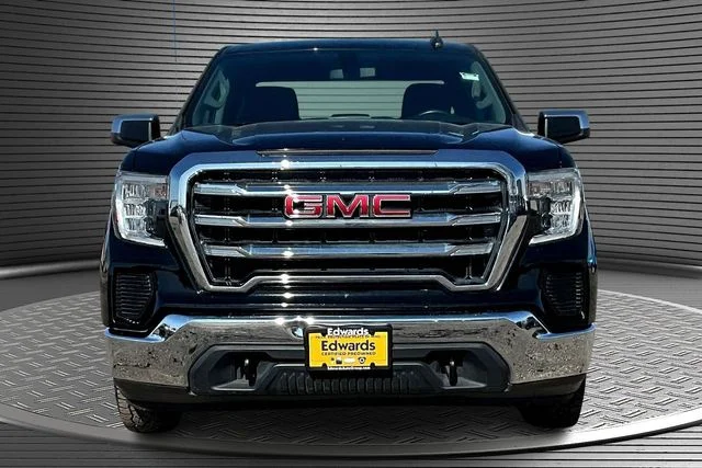 Used 2020 Black GMC SLE image 2