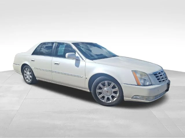 Used 2009 White Cadillac Base image 1