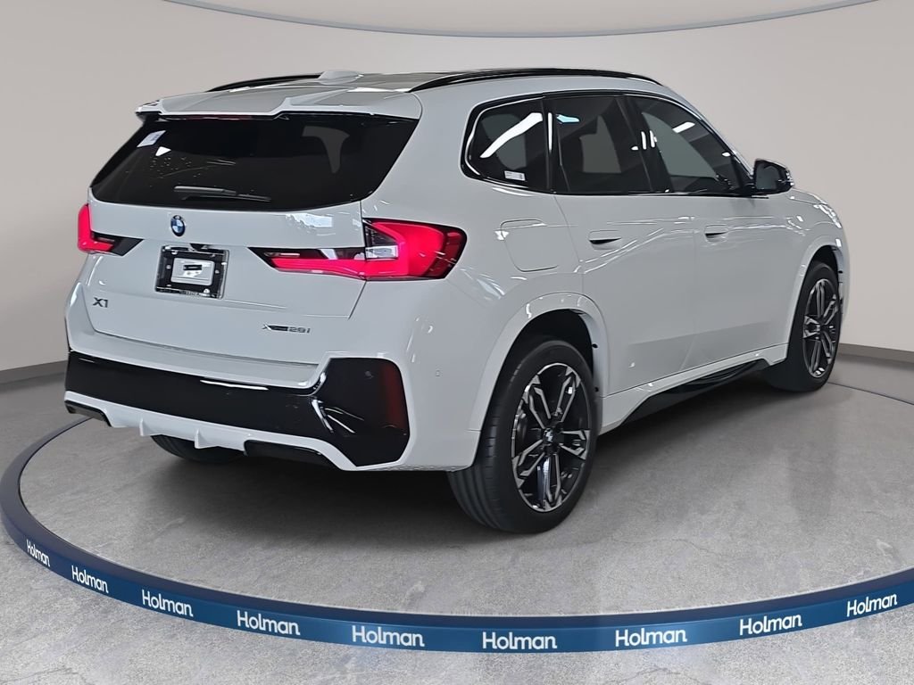 Used 2026 Alpine White BMW xDrive28i image 4