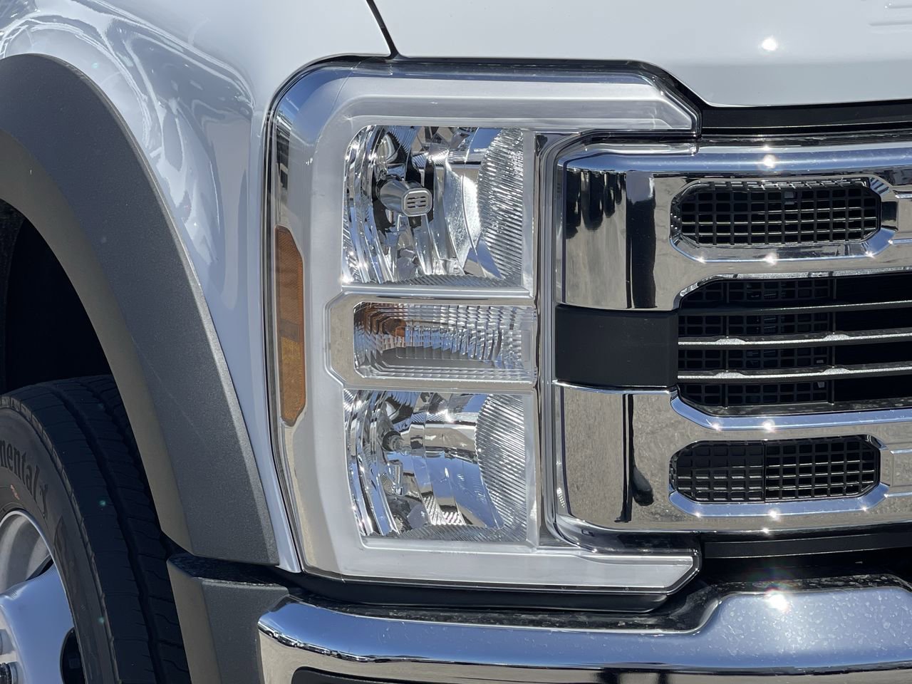 New 2026 Oxford White Ford  image 7