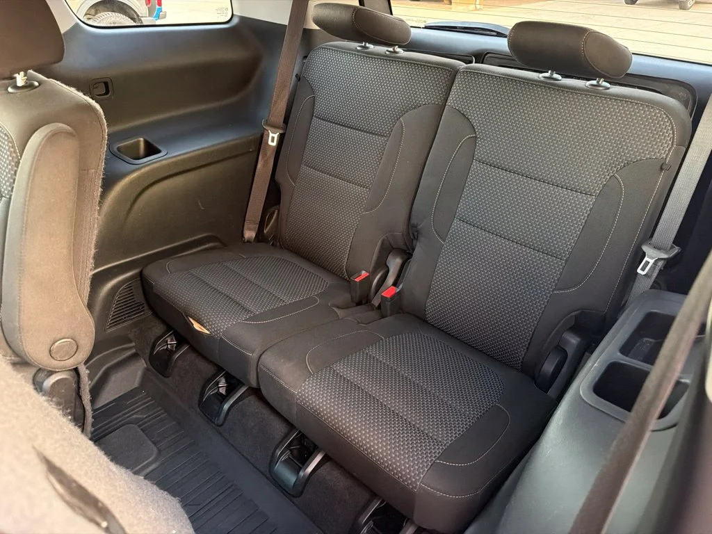 Used 2020 White GMC SLE image 18