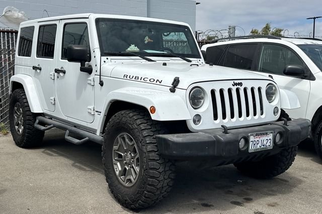 Used 2015 Bright White Clearcoat Jeep Unlimited Rubicon image 2