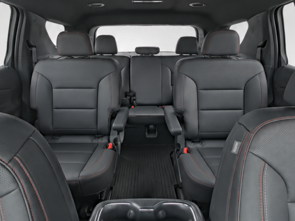 Used 2025 Gray Chevrolet Z71 image 17