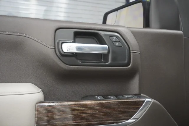 Used 2020 WHITE GMC Elevation image 17