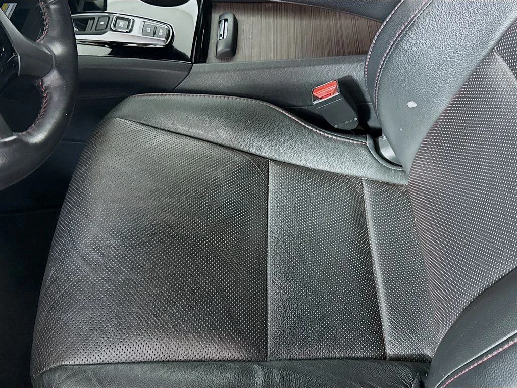 Used 2020 Crystal Black Pearl Honda Black Edition image 18