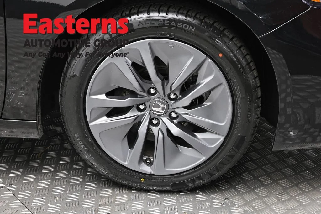 Used 2022 Black Honda EX-L image 31