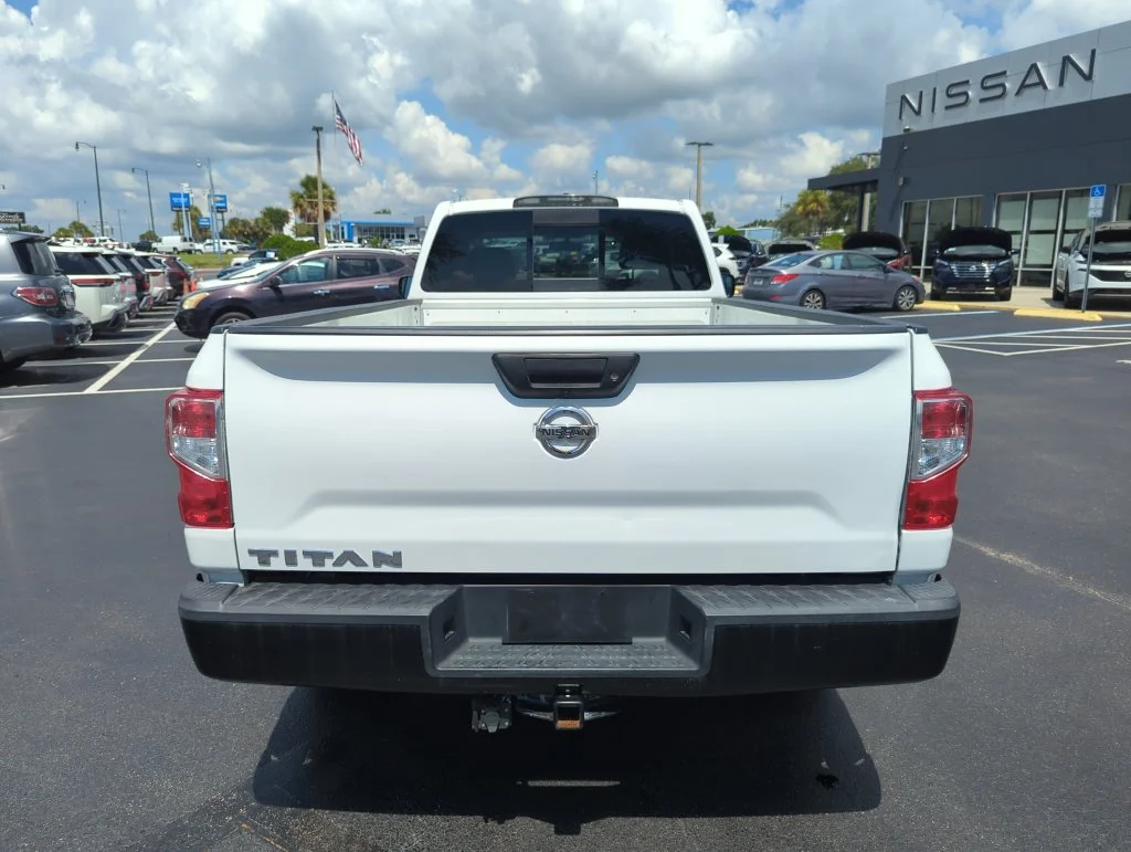 Used 2019 White Nissan S image 7