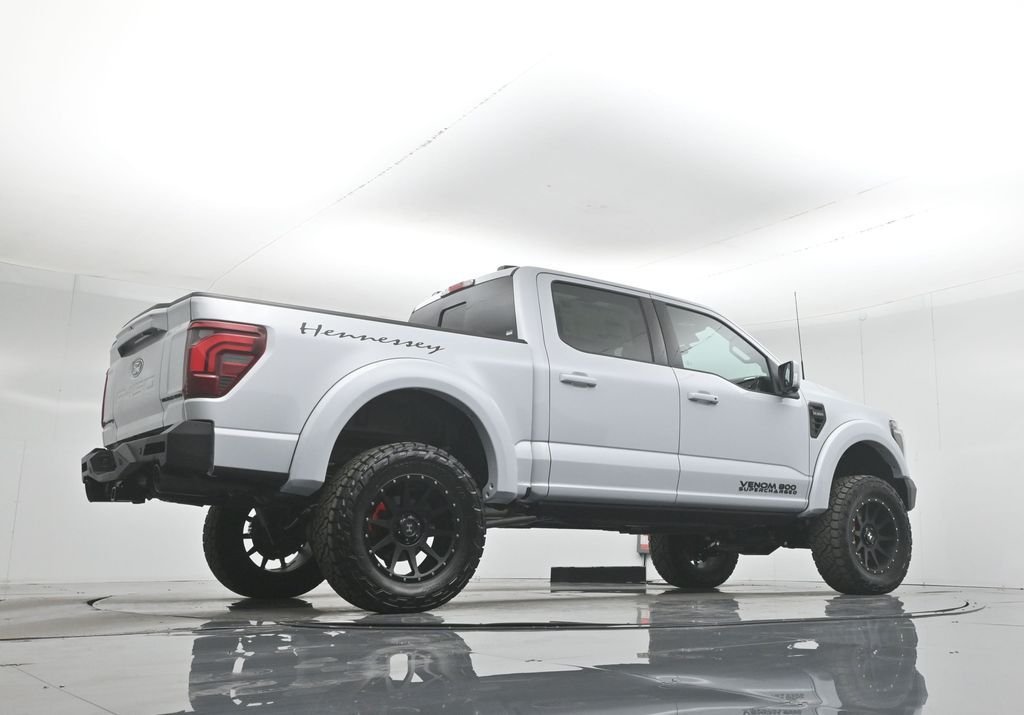 New 2025 Space White Metallic Ford Lariat image 51