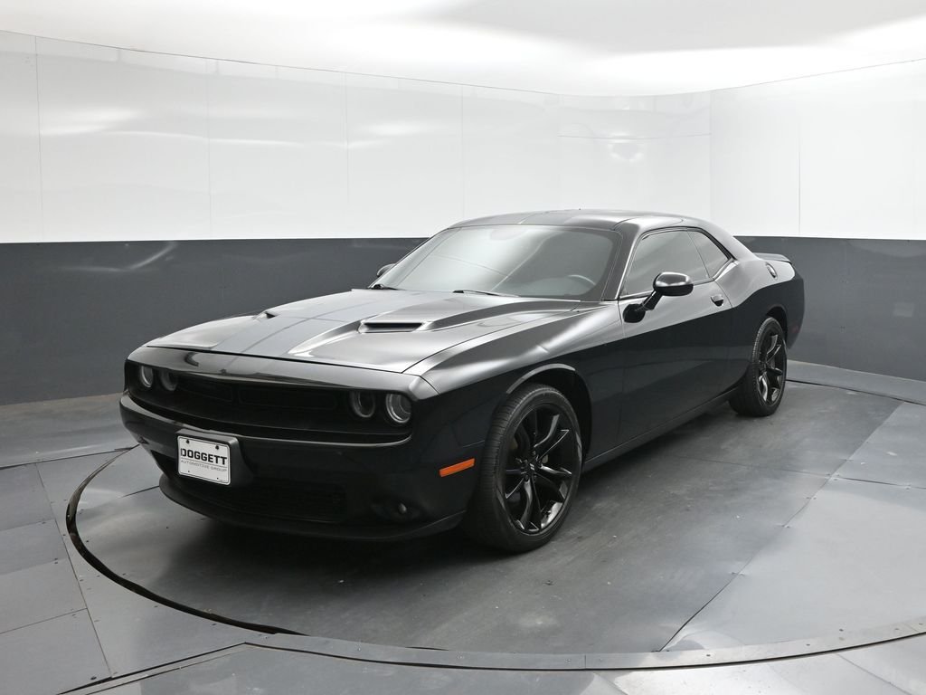 2017 Dodge Challenger SXT's photo