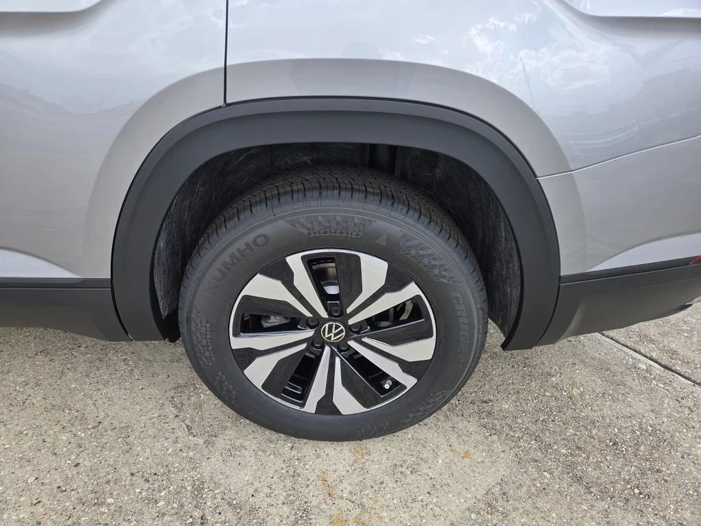 New 2026 Silver Volkswagen 2.0T SE image 26