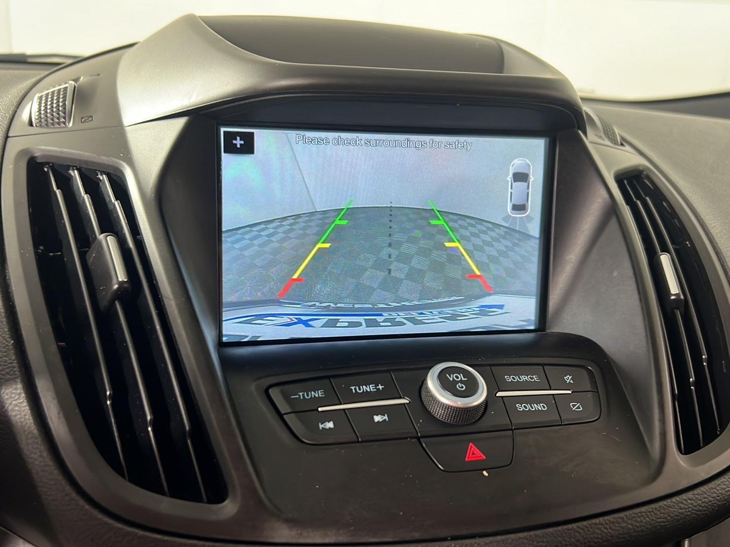 Used 2019 Oxford White Ford SEL image 17