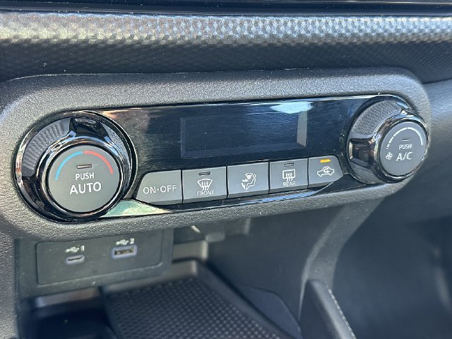 Used 2022 Red Nissan SV image 32