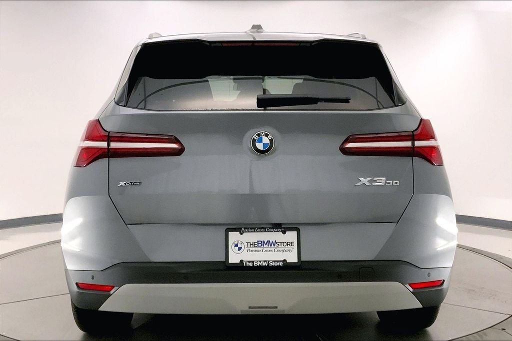 Used 2025 Skyscraper Grey Metallic BMW  image 3