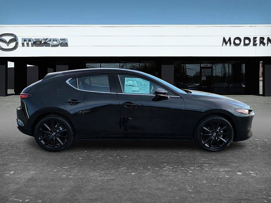 2026 Mazda Mazda3 Premium - Photo 4