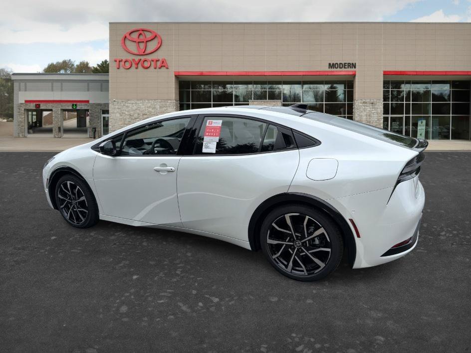 New 2026 Wind Chill Pearl Toyota XSE Premium image 6
