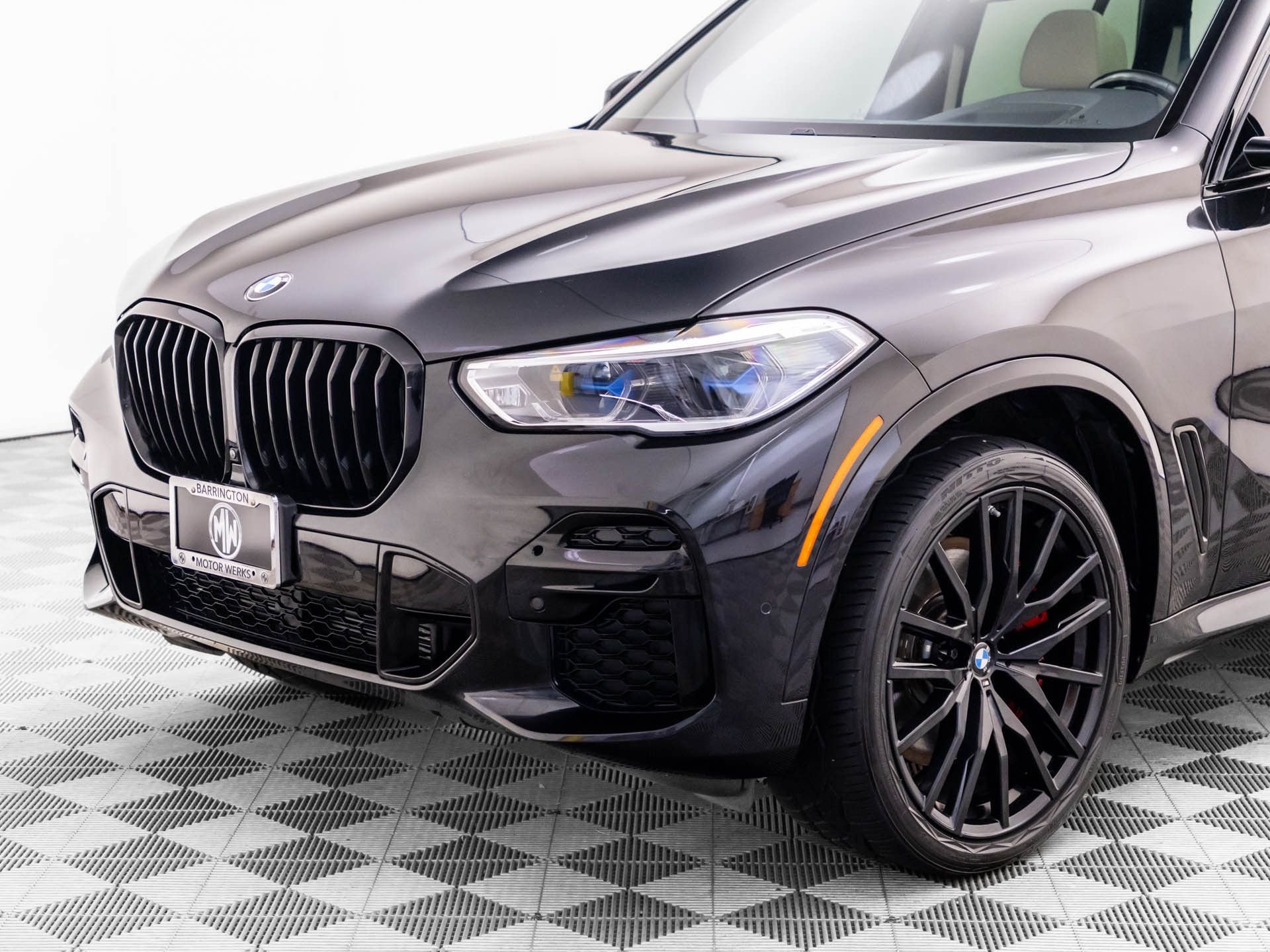 Used 2022 Black Sapphire Metallic BMW M50i image 39