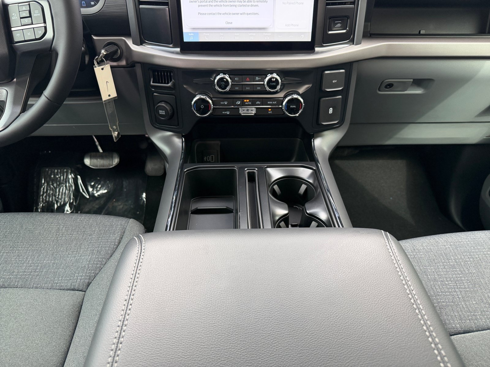 New 2026 Carbonized Gray Metallic Ford XLT image 12