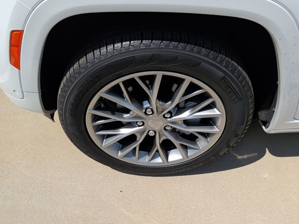 Used 2025 White Jeep Summit image 12