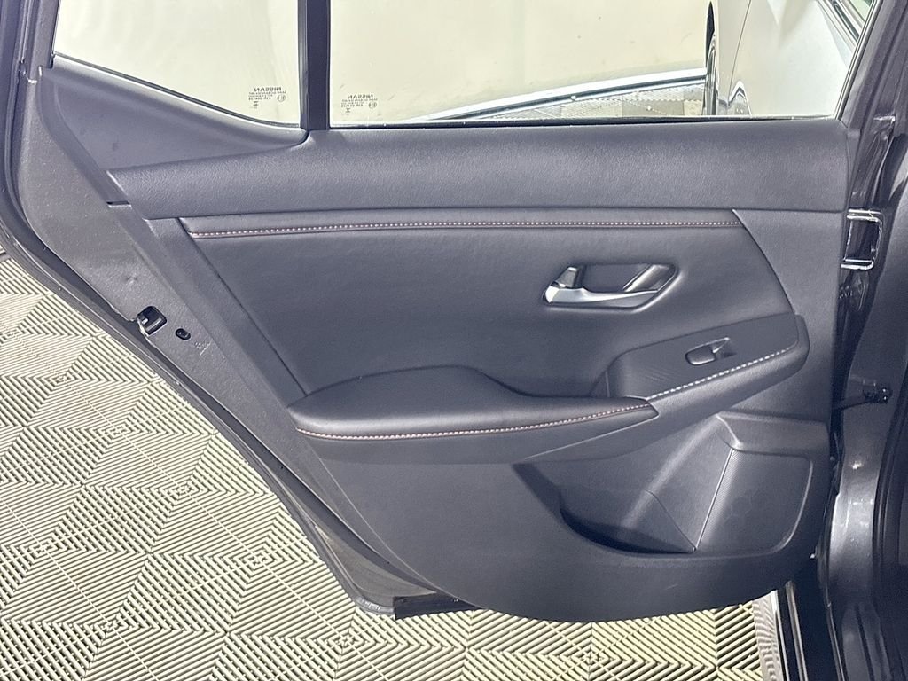 Used 2022 Gray Nissan SR image 17