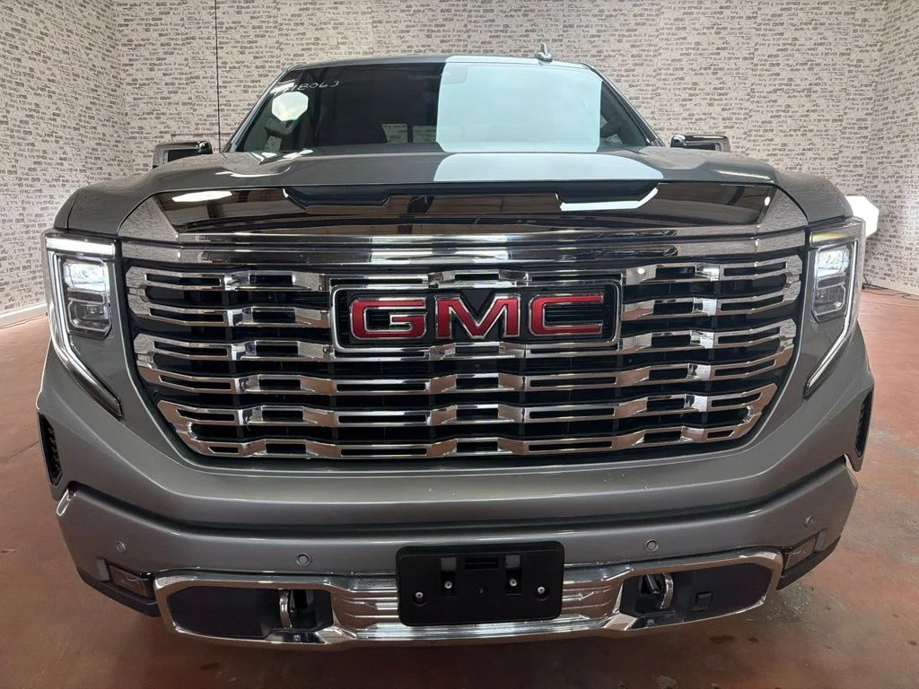 Used 2025 Sterling Metallic GMC Denali image 2