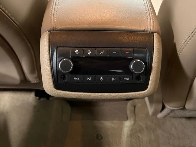 Used 2011 White GMC Denali image 29