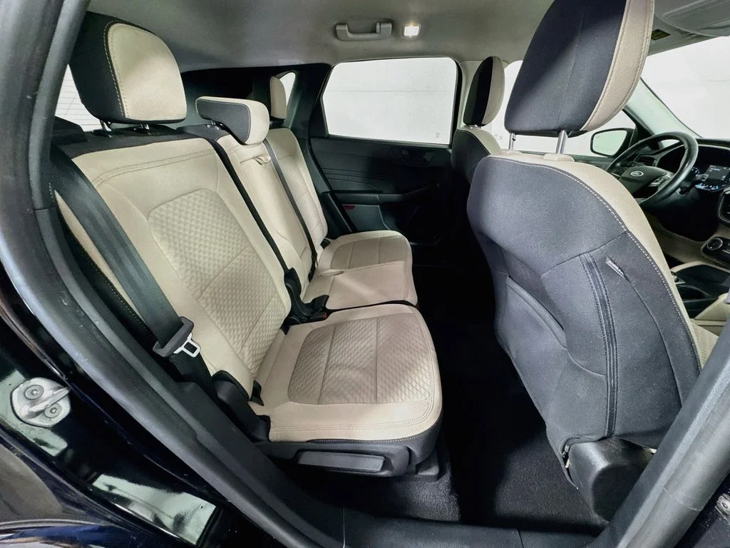 Used 2022 Black Ford SE image 34