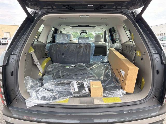 New 2026 Gray Hyundai SEL Premium 8P image 29