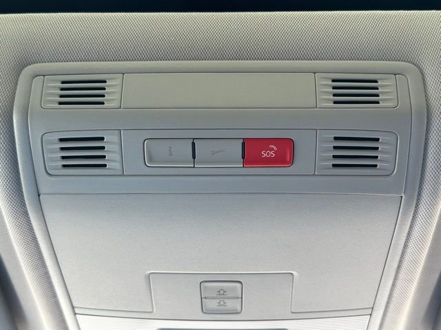 New 2026 Monument Gray W/Deep Black Roof Volkswagen 1.5T SE Black image 39