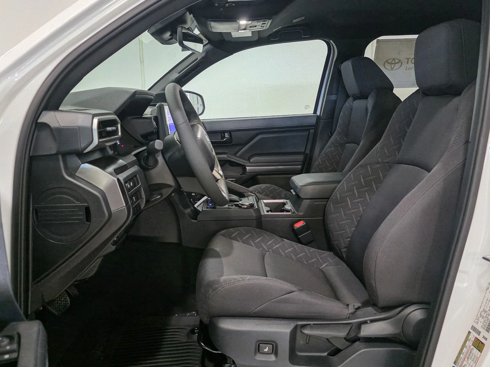 2026 Toyota Tacoma SR5 - Photo 20
