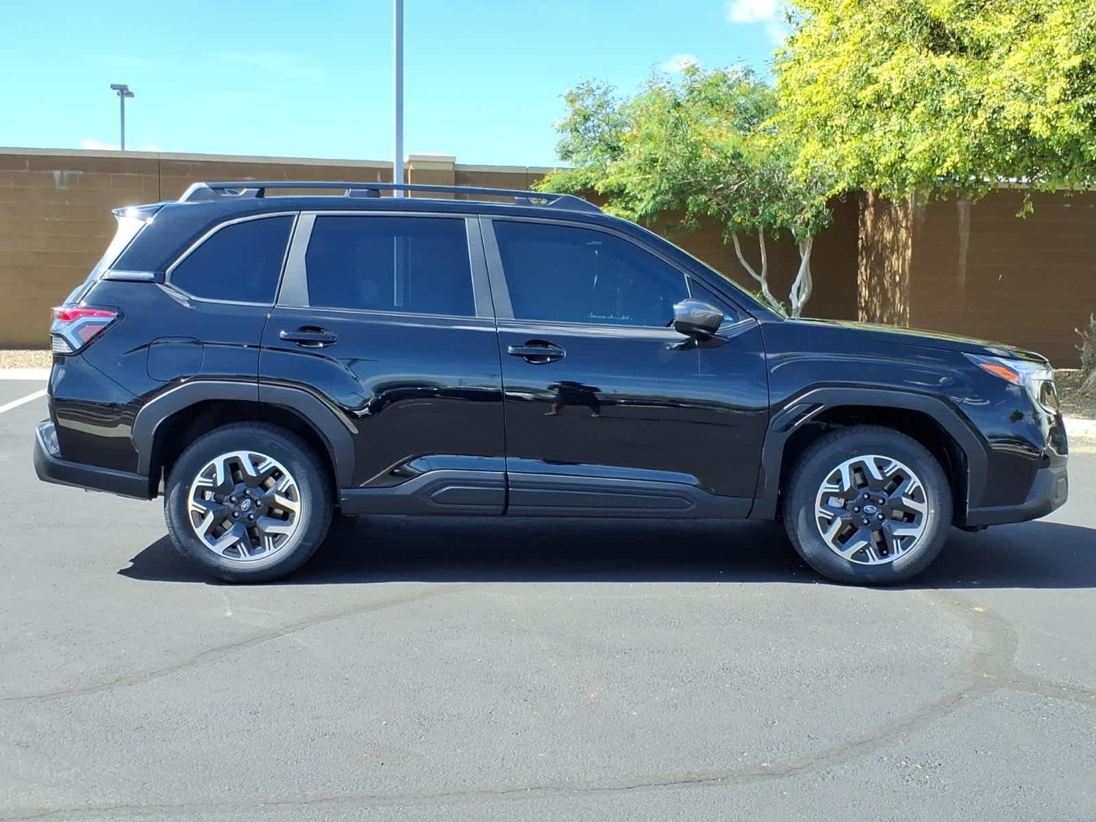New 2026 CRYSTAL BLACK SILICA Subaru Premium image 7