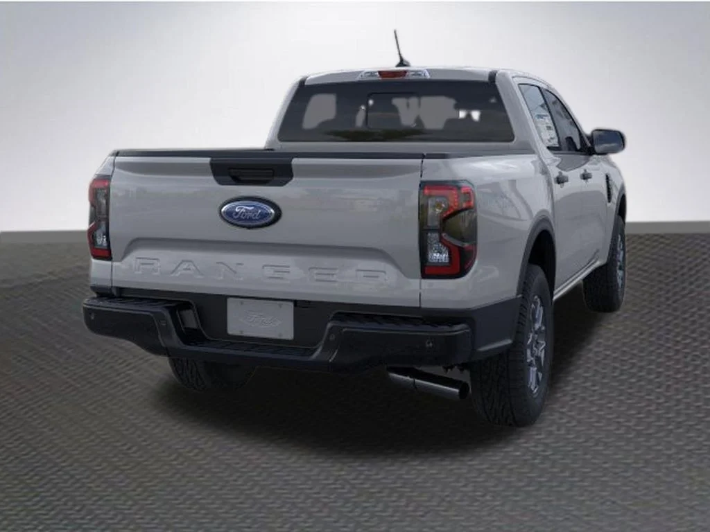 New 2026 Avalanche Ford XLT image 8